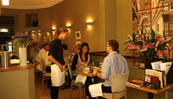 circus restaurant dining