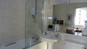 brocks large bathroom