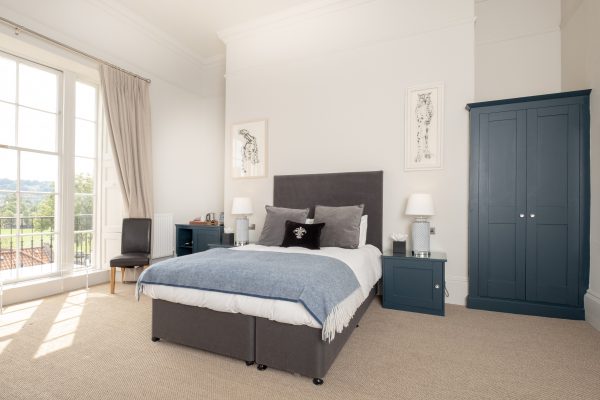 edgar blue wardrobe 4